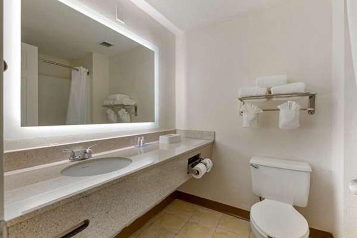 Suburban Studios Raleigh - Crabtree Valley Bagian luar foto